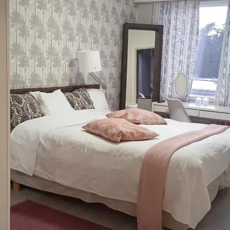 公寓 Viherkallio Two With Kitchen And Balkony